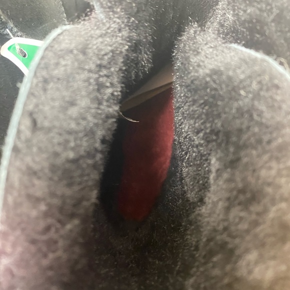 NWT UGG Burleigh Button Mini Natural Black Australian Sheepskin Boots - Picture 12 of 15